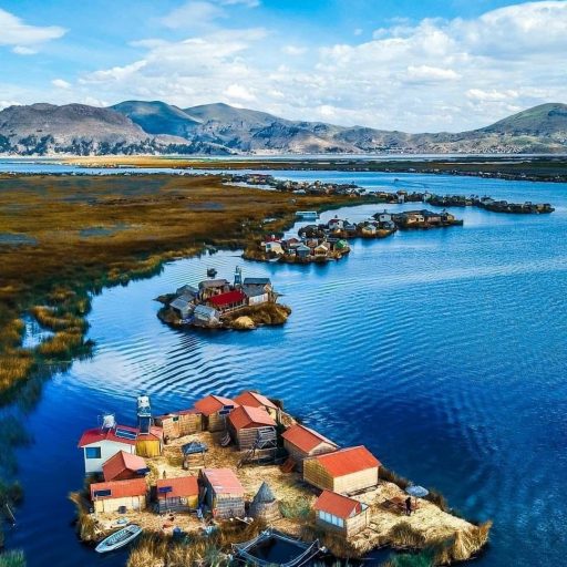 Islas flotantes de Los #Uros en el gran Lago…